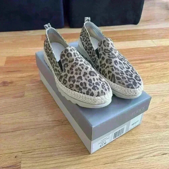 The Flexx Slip On Sneakers - Picture 4 of 4